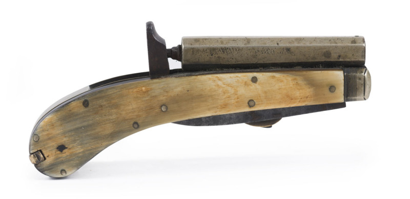 An English pocket knife-pistol, single shot percussion cap with folding trigger and two blades, mid 19th century, 16cm long
