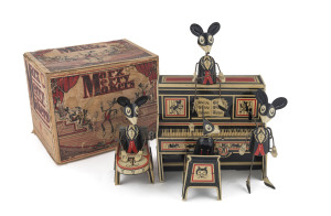 LOUIS MARX MERRY MAKERS BANDTin lithograph"MERRYMAKERS" mouse band wind-up toy with multiple parts which slot together. The band is complete but the marquee sign that sits on top of the piano is missing. With rare original box. Height (as pictured): 23cm 
