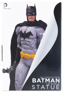 BATMAN DC Comics Icon statue 1/6 scale sculpted by Gentle Giant Studios, in original box, 26cm high