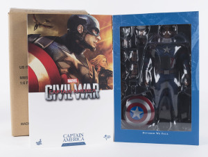 CAPTAIN AMERICA Civil War Marvel Movie Masterpieces Hot Toys Captain American 1/6 scale collectible figure, MMS 350, in original box