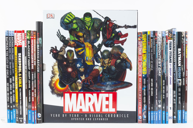 DC COMICS and MARVEL COMIC, assorted books and booklets including "Marvel Year By Year A Visual Chronicle" in slip case, all near mint condition (25 items)