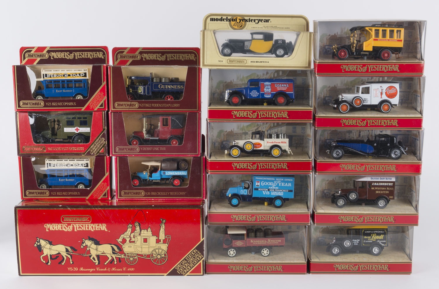 MATCHBOX Models Of Yesteryear Passenger Coach and horses plus 16 ...