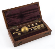 T. GAUNT & Co. Sikes Hydrometer in timber case, 19th century. ​21cm across - 3