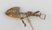 A gold miner's brooch, South African origin, 19th century, 4,5cm long 3.8 grams