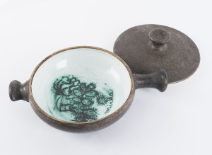 TOM SANDERS pottery tureen with sgraffito decoration, incised "Tom Sanders, '67", 35cm across the handles