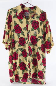 Reg MOMBASSA (Christopher O'Doherty, b.1951) "Rare Roses" (by Bruce Goold) An original mens "M" size Mambo Loudshirts design, short-sleeved button down shirt; in VG condition.