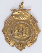 WW1 15ct gold fob by Aronson & Co. engraved "Great War 1914-1918, Conne Warre Presented To Cpl. A. Rayfield A.I.F., 8/8/19", ​4cm high