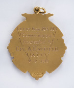 WW1 15ct gold fob by Aronson & Co. engraved "Great War 1914-1918, Conne Warre Presented To Cpl. A. Rayfield A.I.F., 8/8/19", ​4cm high - 2