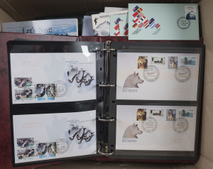 AUSTRALIA: Decimal Issues: MAXIMUM CARDS: 1970s-early 2000s accumulation values to $5, mostly single stamp types, plus some large format cards with complete sets and a few M/Ss; also framas, International Post and some unstamped cards; generally fine (occasional rusting). Seldom offered in such quantity and variety. (100s)