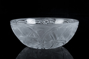 LALIQUE "Pinsons" clear and frosted glass bowl, circa 1950s, engraved "Lalique, France", ​9cm high, 23cm diameter