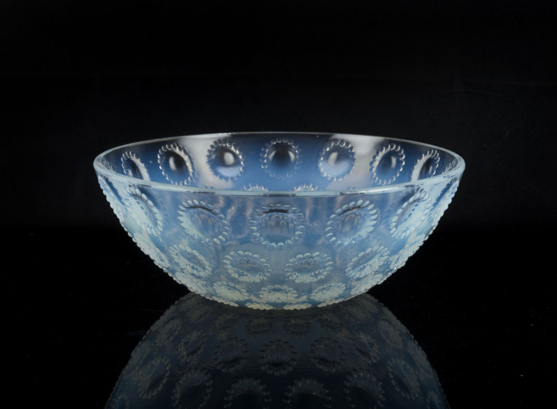LALIQUE French Art Deco opalescent glass bowl, circa 1930 marked "R. Lalique, France", 8cm high, 20cm diameter