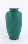 Japanese wireless green cloisonne vase in the Ando style, 20th century, 18.5cm high