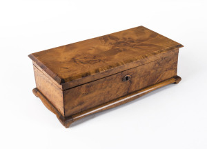 A satinwood jewellery casket with copper escutcheon, circa 1900, 10cm high, 29.5cm wide, 14cm deep