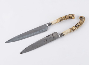A Pair of antique knives, steel blades with carved horn handles, 18th/19th century, 29cm long