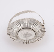 English sterling silver "St Pauls Cathedral" sweet meat dish with swing handle, Birmingham, circa 1843, ​14.5cm across the handles, 108 grams