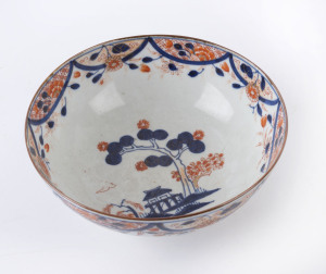 A Chinese Imari bowl, Qing Dynasty, 18/19th century, 8cm high, 19.5cm diameter