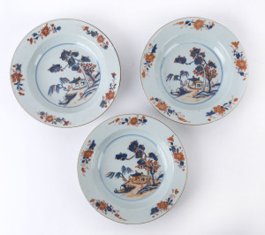 Three Chinese Kangxi Imari soup bowls, Qing Dynasty, circa 1720, 22.5cm diameter