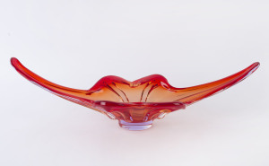 Murano glass fruit bowl in ruby and mauve, circa 1960, 66.5cm across