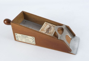 A French casino playing card dispensing "Portal" shoe, early 20th century, ​38cm long