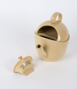WEDGWOOD "SYP" English porcelain teapot, early 20th century, stamped "Wedgwood, Patent SYP Teapot, Chiswick, London, Registered No. 536554", ​20cm high - 2