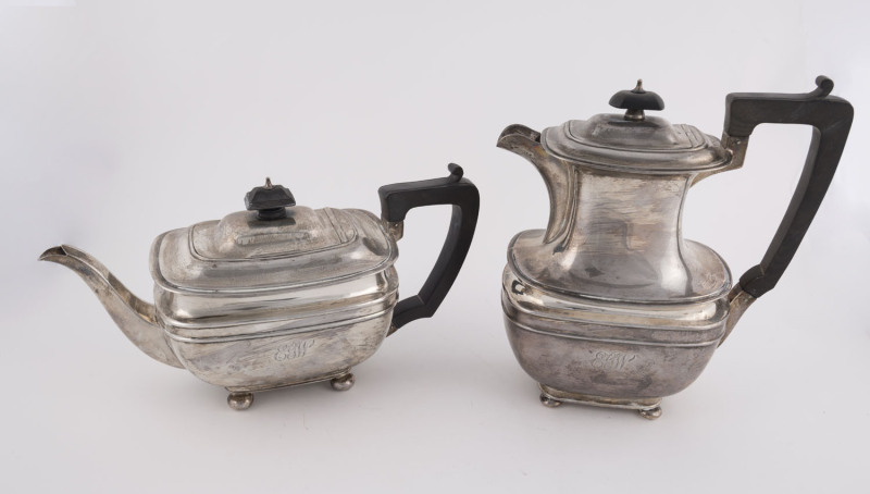 An English sterling silver teapot and coffee pot retailed by William Drummond & Co. Melbourne, made in London and Sheffield, circa 1920s, 15cm high and 22cm high, 1420 grams total