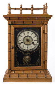 NEW HAVEN American Chinoiserie shelf clock with 8 day time and strike movement, late 19th century, ​47cm high