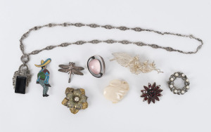 Assorted vintage jewellery, including antique garnet and silver gilt brooch, carved ivory rabbit brooch, filigree silver floral brooch, silver dragonfly brooch, German 835 silver and gilt brooch, Art Deco silver and marcasite necklace, circular silver, pearl and marcasite brooch, rose quartz and 835 silver brooch, silver and pearl earrings, and a Mexican sterling silver and enamel brooch, early to mid 20th century, (10 items).