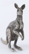 A silver kangaroo statue, circa 1900, ​7cm high, 126 grams - 3