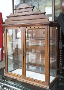 A countertop display cabinet, walnut and glass, late 19th century, 90xm high, 60cm wide, 32cm deep