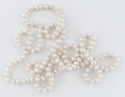 A freshwater pearl necklace, 20th century, 120cm long