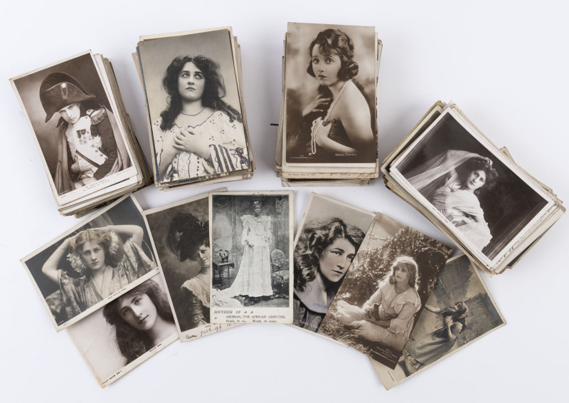 WORLD - Picture PostcardsEntertainment: small box of mostly British cards mostly showing British Actresses (few actors), high proportion of real-photo types incl. Madge Tetheridge (Australia born), Phyllis & Zena Dare, Ellaline Terriss, Irene Vanbrugh, a