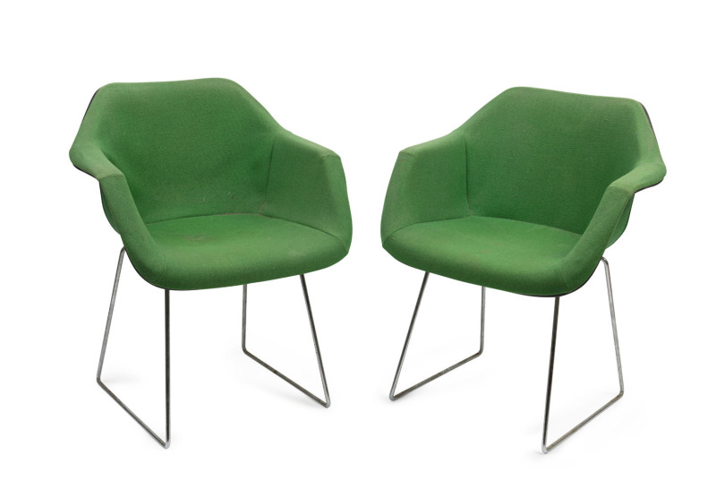 FLER pair of retro easy chairs with chrome skid bases, labelled "Hille, Made Under License by Aristoc Fler Furniture", ​62cm across the arms