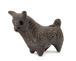 McLAREN pottery bull statue with brown glaze, circa 1960s, incised "McLaren", 10.5cm high, 14cm long