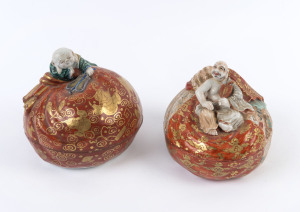 Two Kutani ware Japanese porcelain boxes, Meiji period, 12cm high