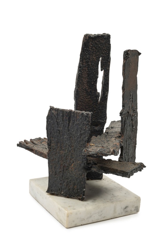 CLEMENT MEADMORE (1929-2005), Untitled, circa 1962, welded steel on marble base, ​21.5cm high