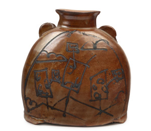 PETER STEGGALL "Fat Bot I", stoneware vase with sgraffito decoration and Shino glaze, 20cm high