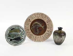 ELLIS pottery fish wall plaque, ELLIS pottery vase, and a GUNDA pottery fish serving plate, (3 items), incised "Ellis", and "Gunda", the Gunda plate 30cm diameter