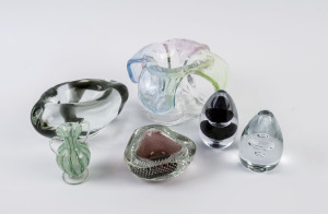 Six assorted pieces of art glass, Italian, Scandinavian and English, the largest 11cm high