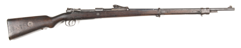 GERMAN WW1 GEW 98 B/A SERVICE RIFLE: 7.92x57; 5 shot box mag; 28.5" barrel; g. bore; std sights & fittings; breech marked with Imperial Crown Spandau 1900; GEW 90 to side rail; g. profiles & clear markings; thinning blue finish to barrel, plum to t/guard