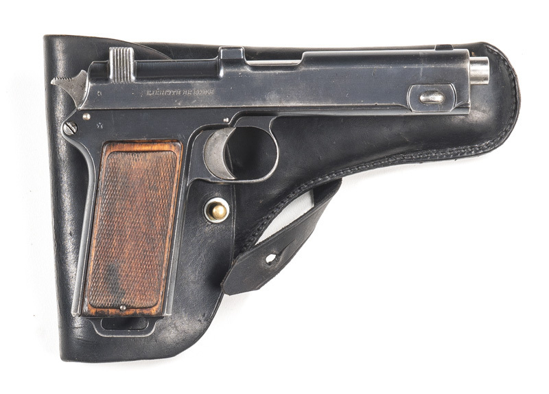 CHILEAN STEYR HAHN MODEL 1911 S/A SERVICE PISTOL: 9mm Steyr; 8 shot mag; 127mm (5") barrel; vg bore; std sights; Chilean crest STEYR 1912 & MOD 1911 to lhs of slide; rhs EJERCITO DE CHILE; sharp profiles, clear crest & markings; retaining 90% original blu