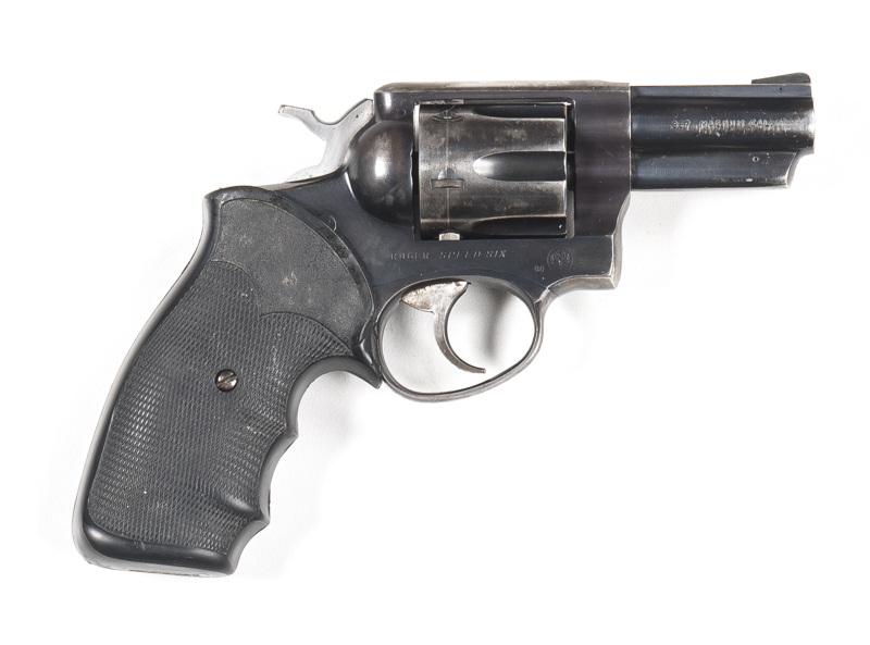 RUGER SPEED SIX C/F REVOLVER: 357 Magnum; 6 shot fluted cylinder; 70mm (2¾") barrel; g. bore; std sights, address to lhs of barrel, Cal markings to rhs & Trade mark & RUGER SPEED SIX to rhs of frame; g. profiles & clear markings; 75% original blue finish
