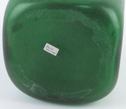 BARBINI Scarvo Murano green glass vase of square form with indented sides and top, most likely for CENEDESE, circa 1970's, original label "Barbini, Murano", 30cm high, 17cm wide - 2