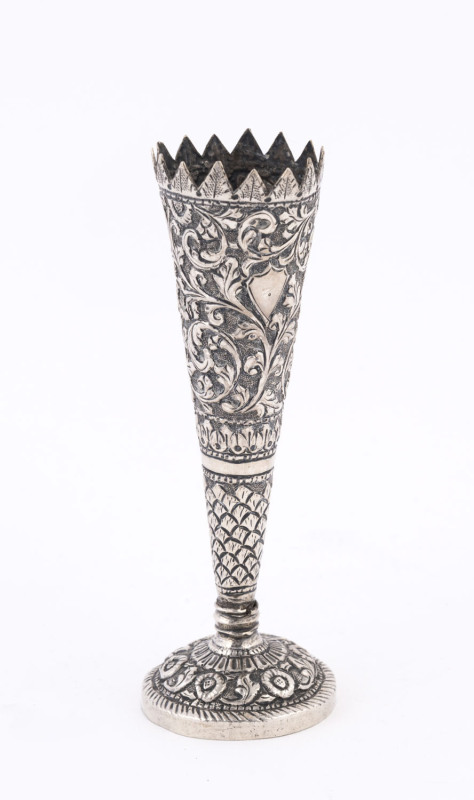 Indian Kutch silver vase, 19th century, ​12.5cm high