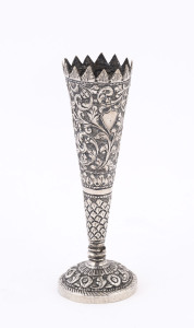 Indian Kutch silver vase, 19th century, 12.5cm high