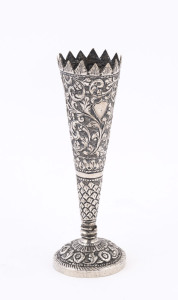 Indian Kutch silver vase, 19th century, ​12.5cm high