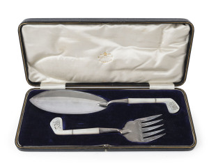 GOLFING INTEREST fish servers by Muirhead & Arthur in original plush fitted box, late 19th early 20th century, the box 34cm wide