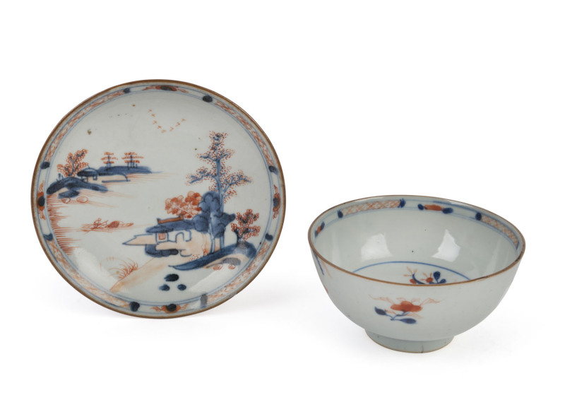 A Chinese Imari tea bowl and saucer, Kangxi, circa 1720, (2 items), ​the saucer 13.5cm diameter
