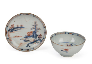 A Chinese Imari tea bowl and saucer, Kangxi, circa 1720, (2 items), the saucer 13.5cm diameter