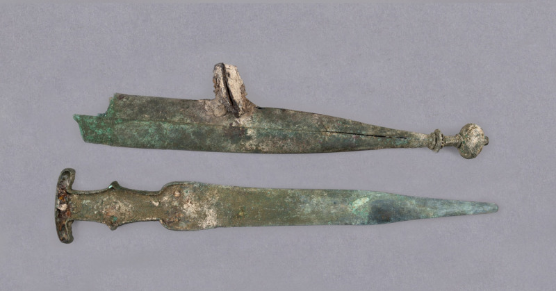 ETRUSCAN bronze short sword and scabbard, 6th century B.C. 39.5cm long. PROVENANCE: Christie's, New York, December, 1980.