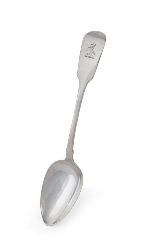 Antique Irish silver rats tail table spoon with engraved eagle and rabbit crest, made in Dublin, circa 1825, ​23cm long, 75 grams